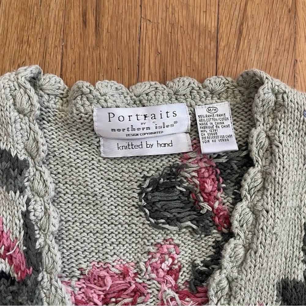 VTG Portraits by Northern Isles Hand Knit Floral Sweater Vest Medium Cottagcore - Picture 2 of 11